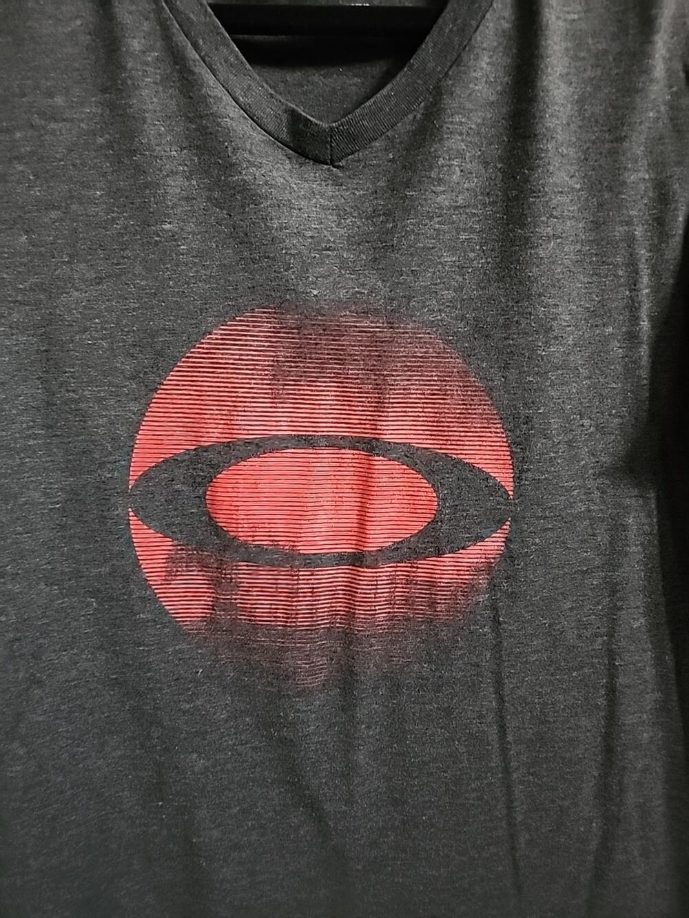 Oakley Large Grey V Neck T Shirt Short Sleeve